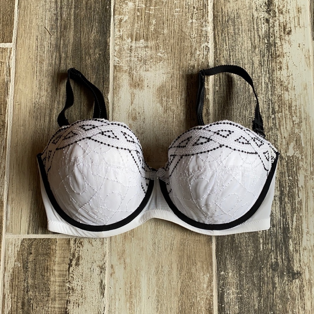 Adore Me bra, 34DD